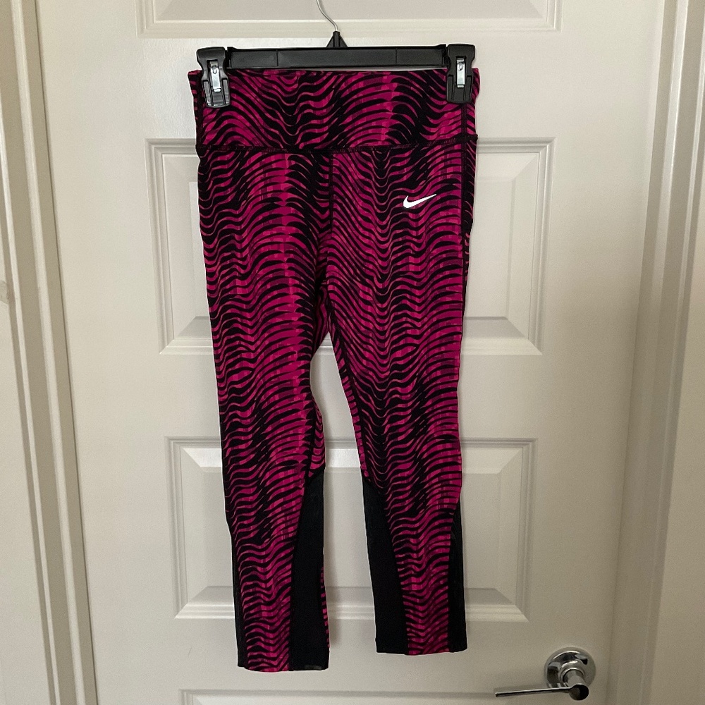 Nike Running Zebra Print Cropped Leggings - Hot Pink and Black - Size‎ XS